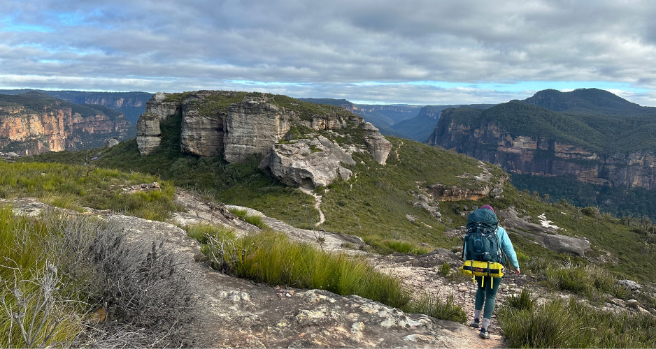 Hiking in Blue Mountains with Osprey Ariel Plus 70